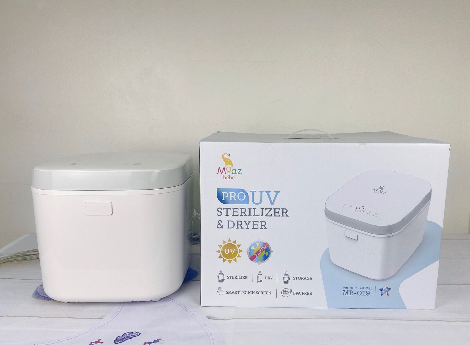 Máy tiệt trùng sấy khô tia UV Moaz BéBé MB-019 Màu trắng